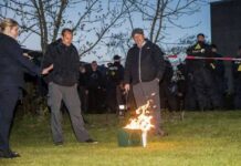 مجموعة متطرفة تحرق نسخة من القرآن أمام سفارة العراق في الدنمارك